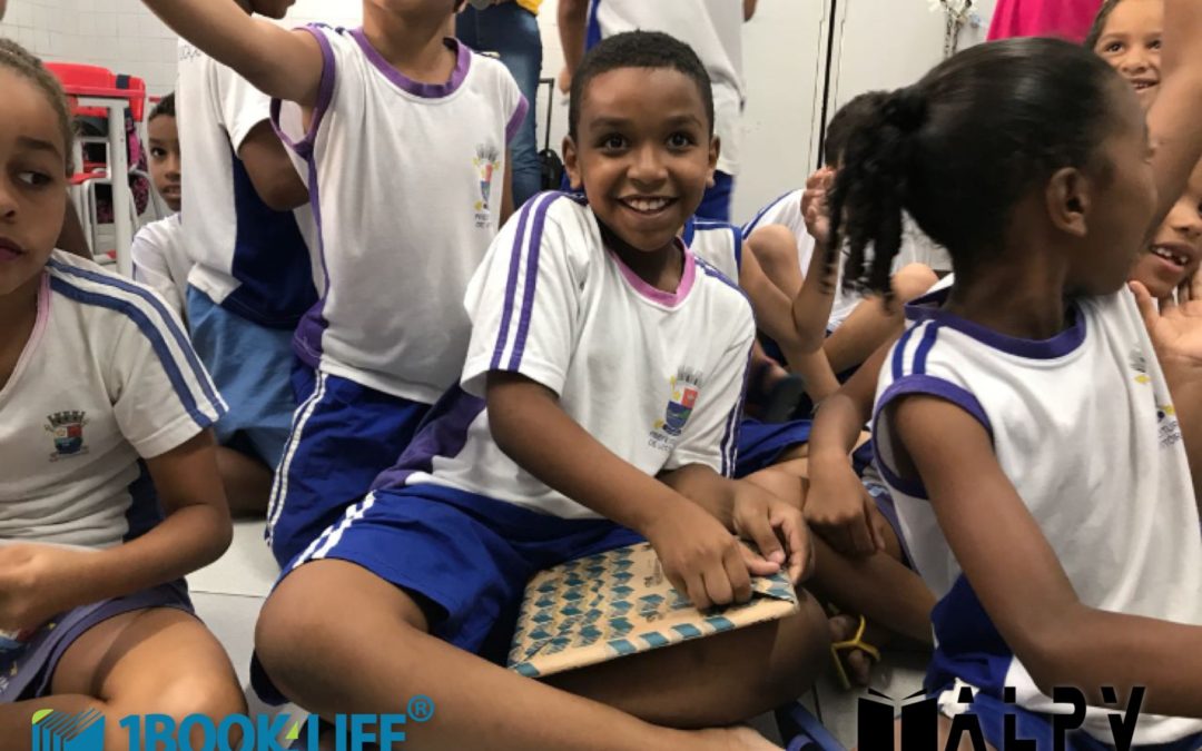 “Sim, é através da leitura que eles conhecerão o mundo.”