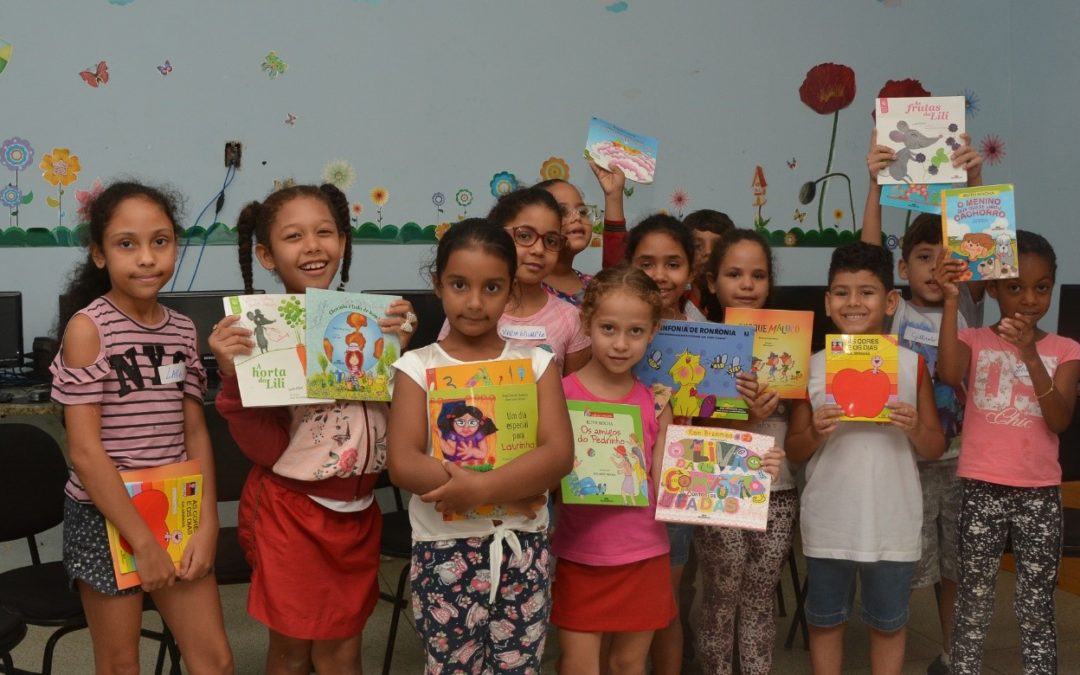 VOCÊ SABIA, QUE APÓS  PRESENTEAR LIVROS  DE LITERATURA AOS ALUNOS, RETORNAMOS  AS ESCOLAS?