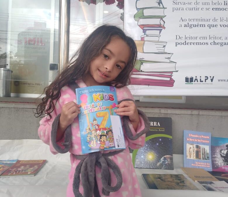 O PODER DOS LIVROS – Já são mais de 2500 obras literárias doadas pelo Projeto Pegue, Leia e Repasse (PLR)