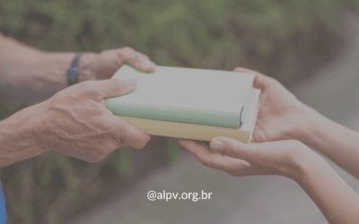 POR QUE A DOAÇÃO DE LIVROS IMPORTA? 8 RAZÕES PODEROSAS PARA DOAR LIVROS E TRANSFORMAR VIDAS