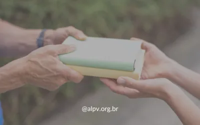 POR QUE A DOAÇÃO DE LIVROS IMPORTA? 8 RAZÕES PODEROSAS PARA DOAR LIVROS E TRANSFORMAR VIDAS